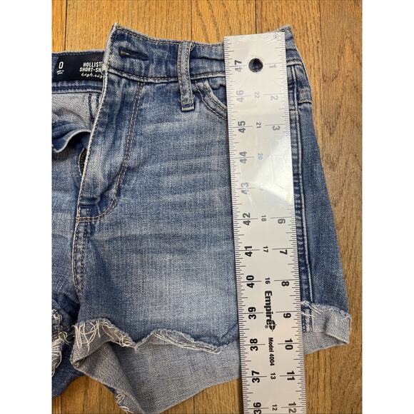 Hollister High Rise Short Shorts Paisley Pockets Distressed Jean Denim Size 0 - Picture 3 of 3
